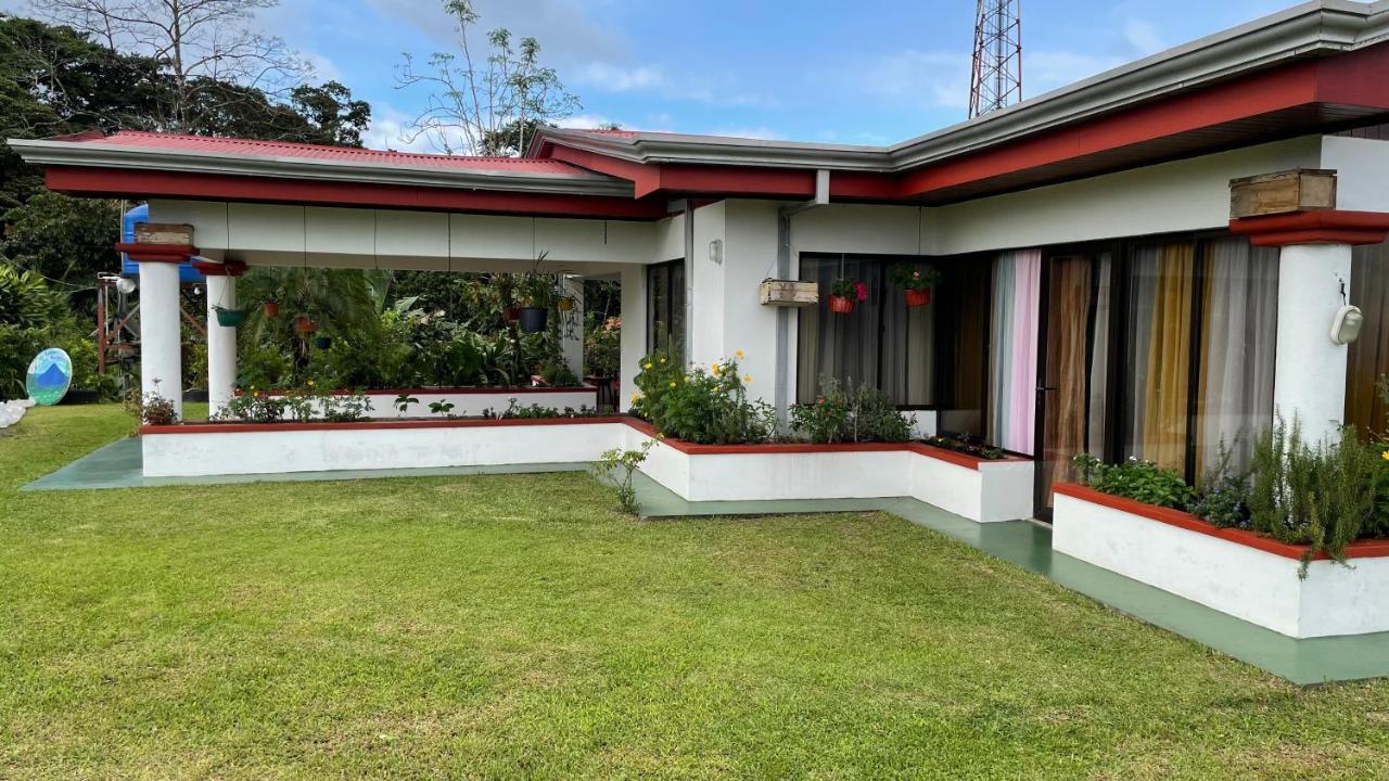 Las Pavitas Cottages La Fortuna Екстер'єр фото
