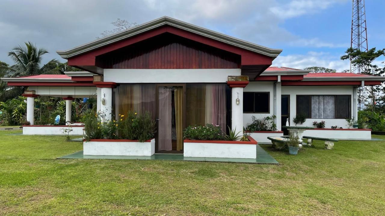 Las Pavitas Cottages La Fortuna Екстер'єр фото
