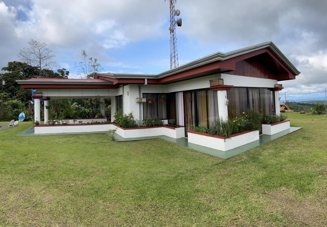 Las Pavitas Cottages La Fortuna Екстер'єр фото